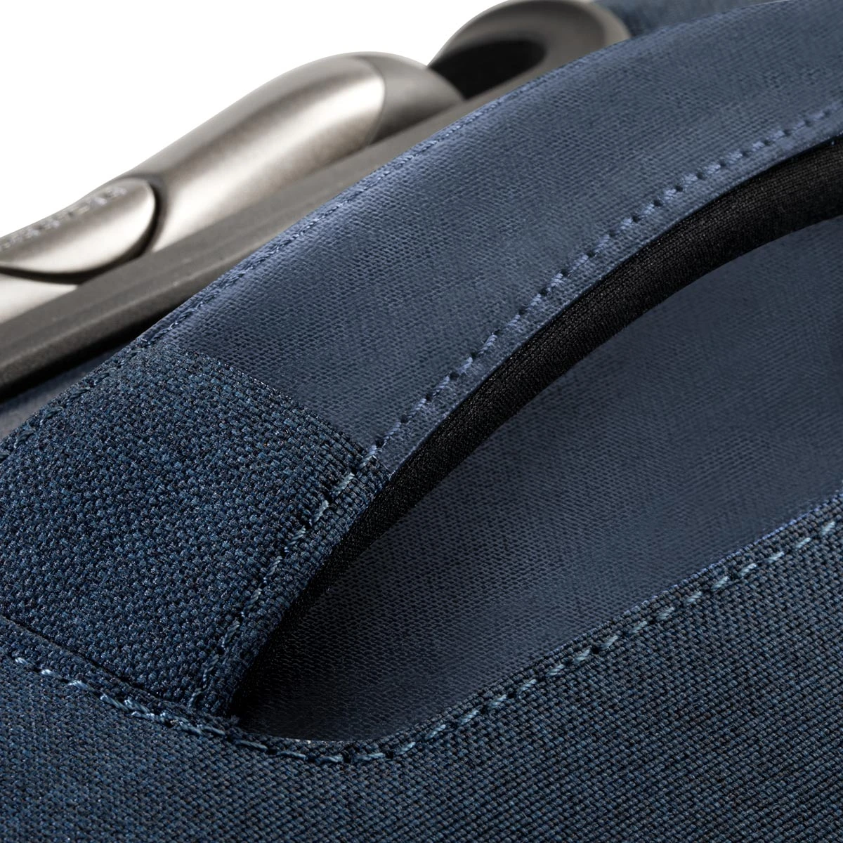 Ricardo Beverly Hills Malibu Bay 3.0 Medium Check-In Spinner 8 Ricardo Beverly Hills Malibu Bay 3.0 Medium Check-In Spinner - Image 8