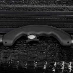 Luggage Tech Nile SMART LUGGAGE 28" Expandable Spinner -Travel Luggage Digital Weight Scale Battery 1024x1024 2x 2b453dcd 41f6 40d9 b98f 500e585757b6