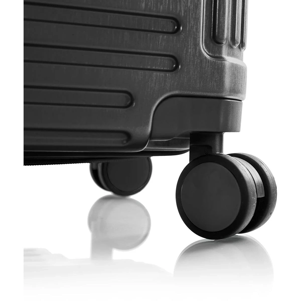 Heys EDGE 3 Piece Expandable Spinner Set 6 Heys EDGE 3 Piece Expandable Spinner Set - Image 6