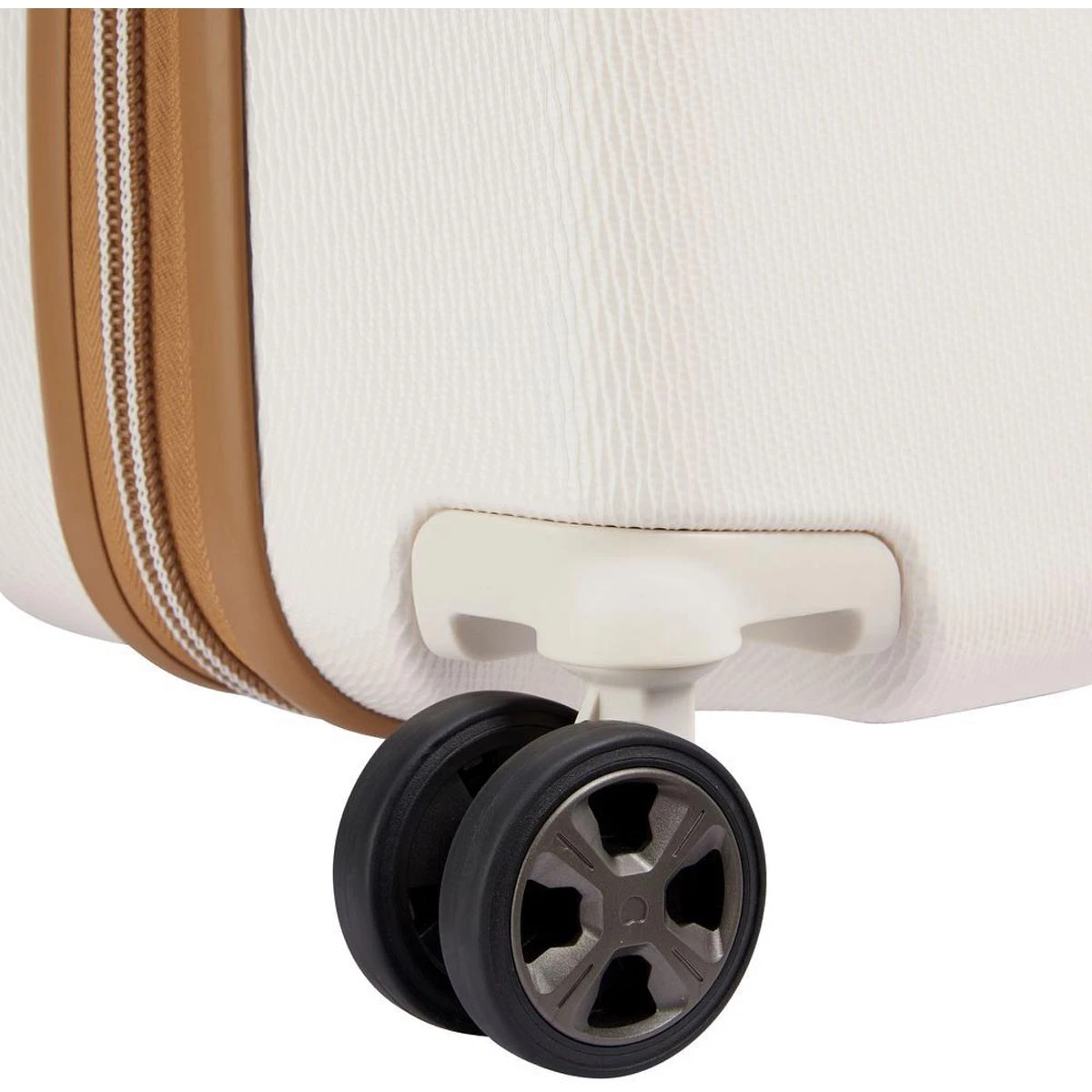 Delsey Chatelet Air 2.0 26" Trunk Spinner 14 Delsey Chatelet Air 2.0 26" Trunk Spinner - Image 14