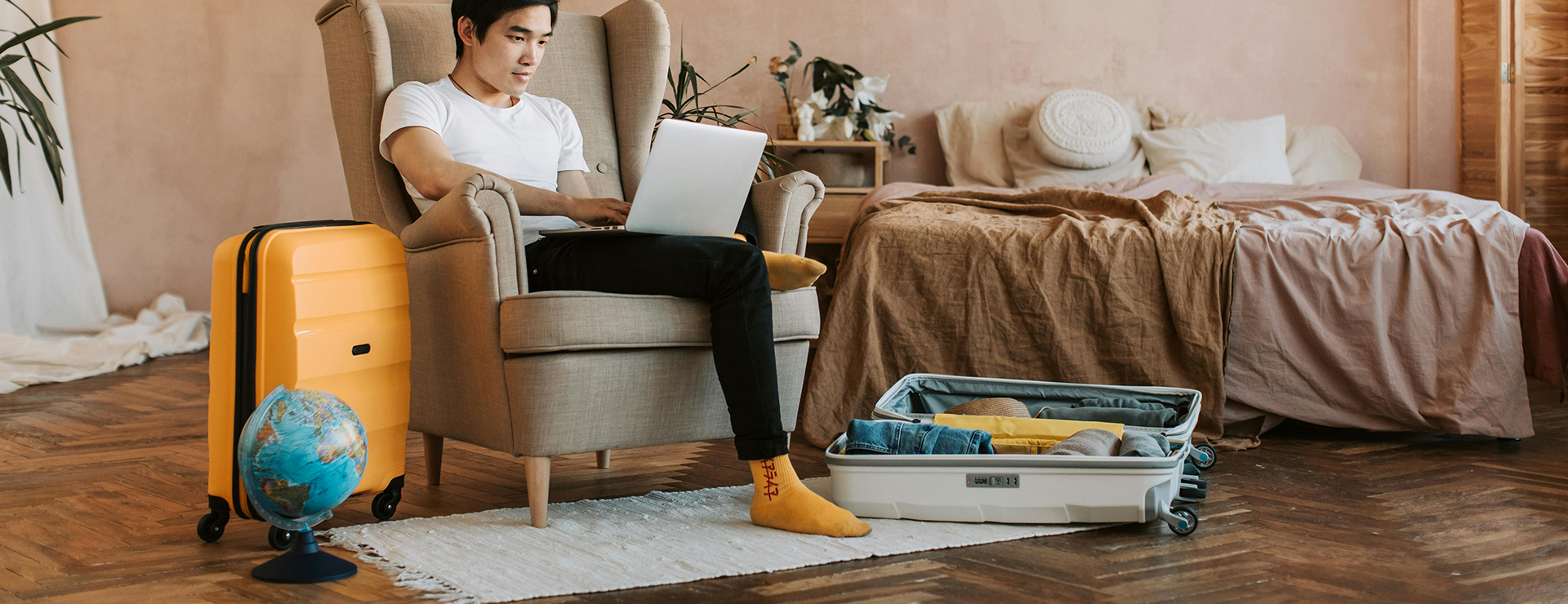 Travel Luggage -Travel Luggage pexels vlada karpovich 7368301